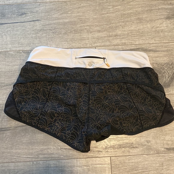 Lululemon Track That Shorts - Picture 2 of 5
